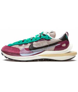 Nike Vaporwaffle Sacai Villain Red Neptune Green