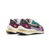 Nike Vaporwaffle Sacai Villain Red Neptune Green