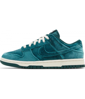 Кроссовки Nike Wmns Dunk Low Green Velvet