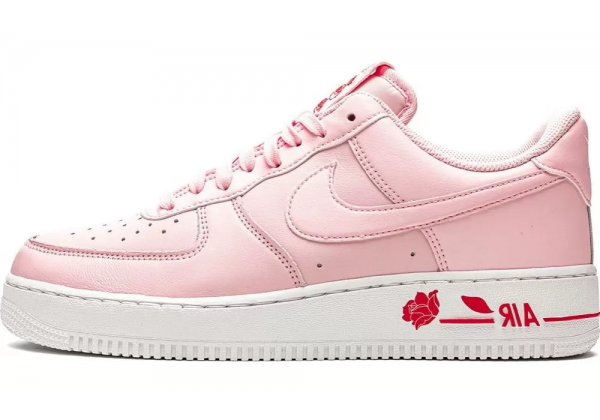 Кроссовки Nike Air Force 1 07 Low LX Pink