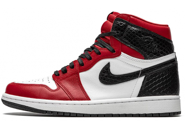 Кроссовки Nike Air Jordan 1 Retro Black White Red