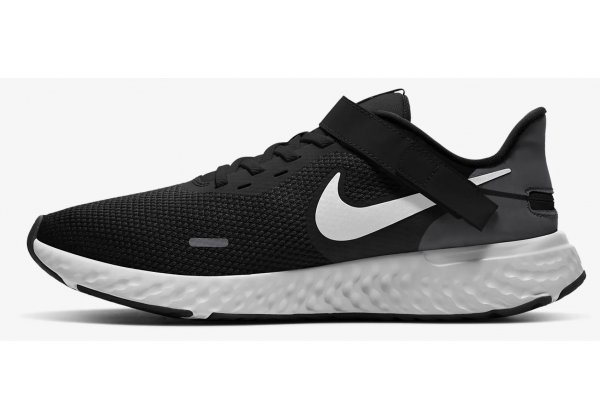 Кроссовки Nike Revolution 5 FlyEase черные