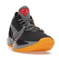 Баскетбольные кроссовки Nike Zoom Freak 2 серые