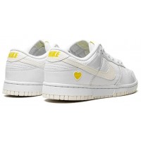 Nike Wmns Dunk Low Valentine's Day Yellow Heart