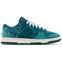 Кроссовки Nike Wmns Dunk Low Green Velvet