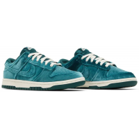 Кроссовки Nike Wmns Dunk Low Green Velvet