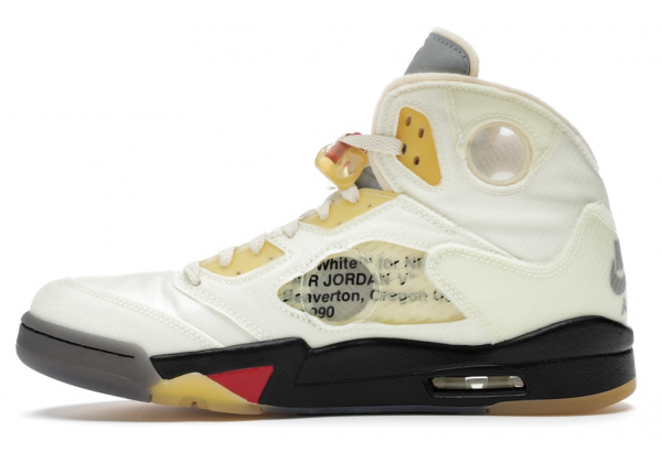 Кроссовки Nike Air Jordan 4 бежевые